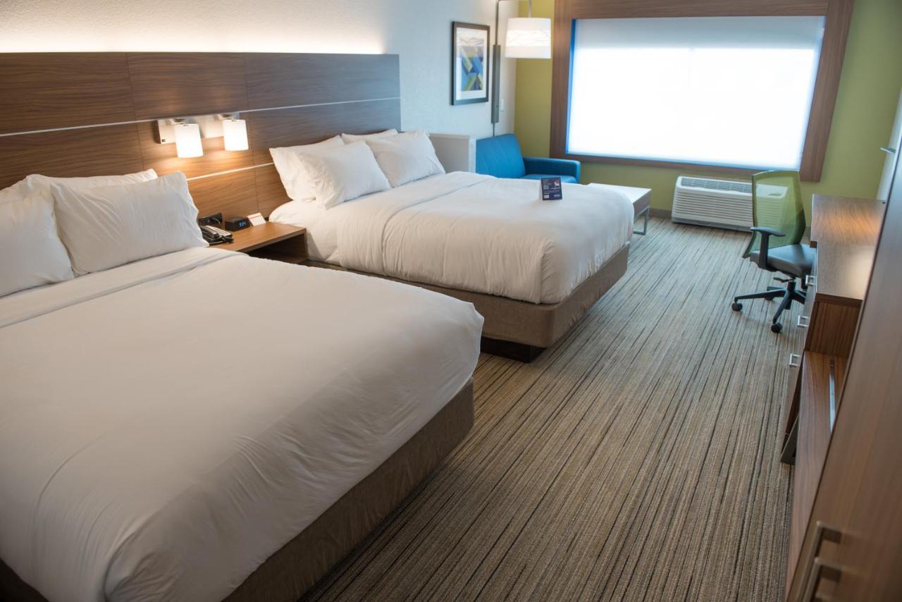 Holiday Inn Express Hotel & Suites Goshen By Ihg Buitenkant foto