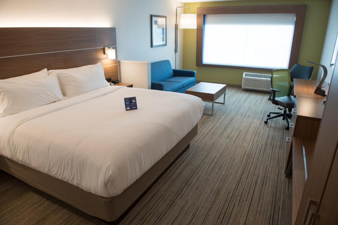 Holiday Inn Express Hotel & Suites Goshen By Ihg Buitenkant foto