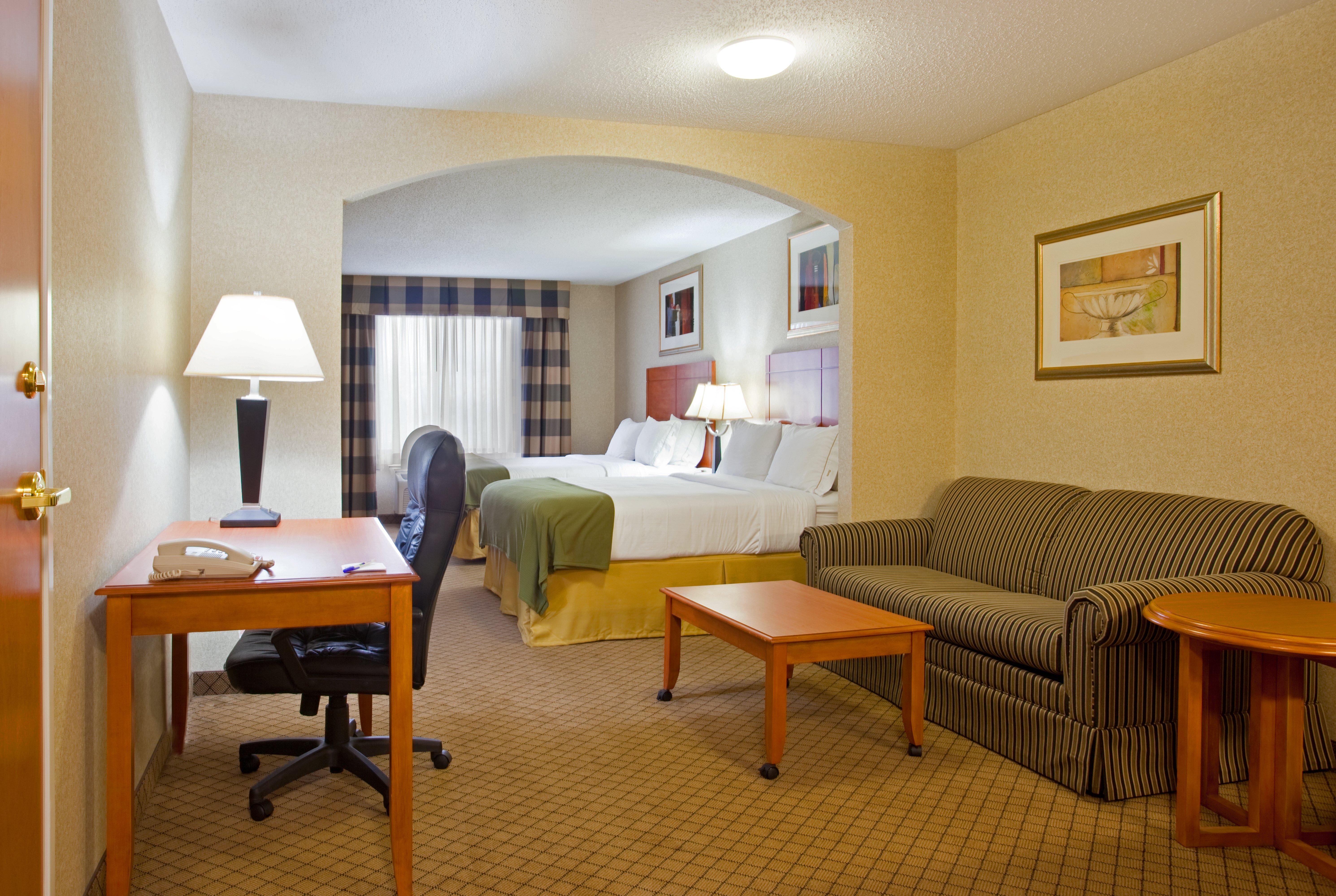 Holiday Inn Express Hotel & Suites Goshen By Ihg Buitenkant foto