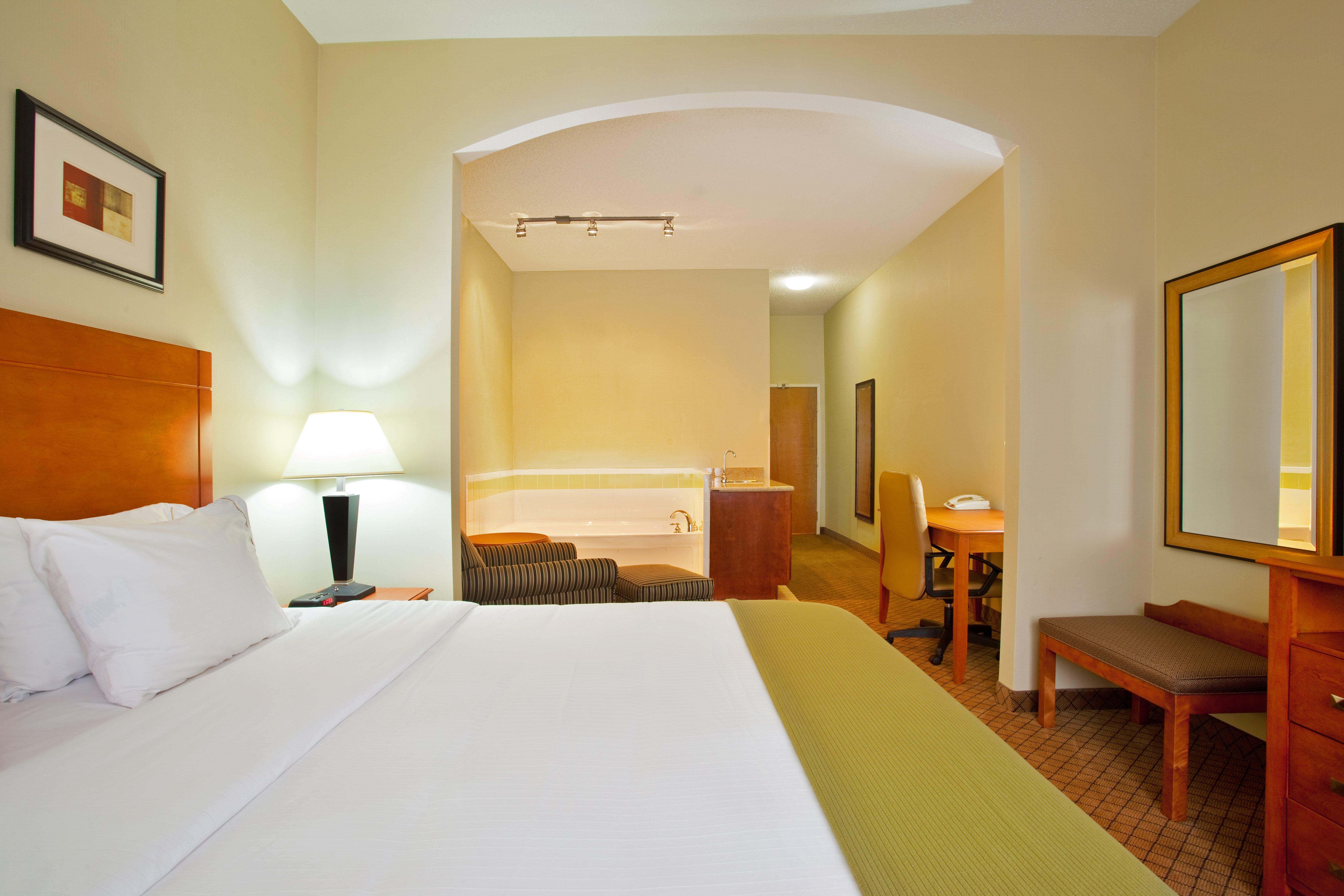 Holiday Inn Express Hotel & Suites Goshen By Ihg Buitenkant foto