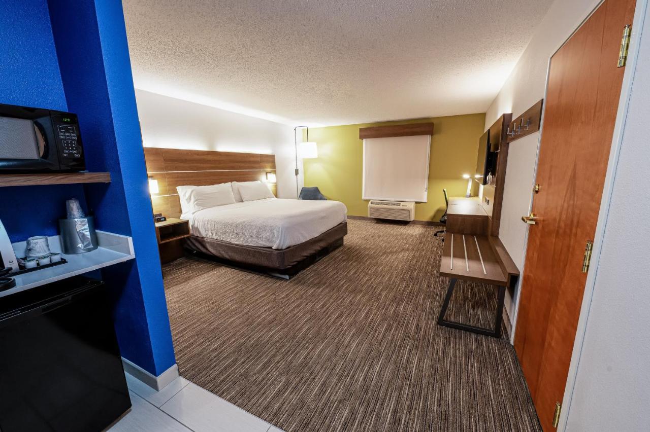 Holiday Inn Express Hotel & Suites Goshen By Ihg Buitenkant foto