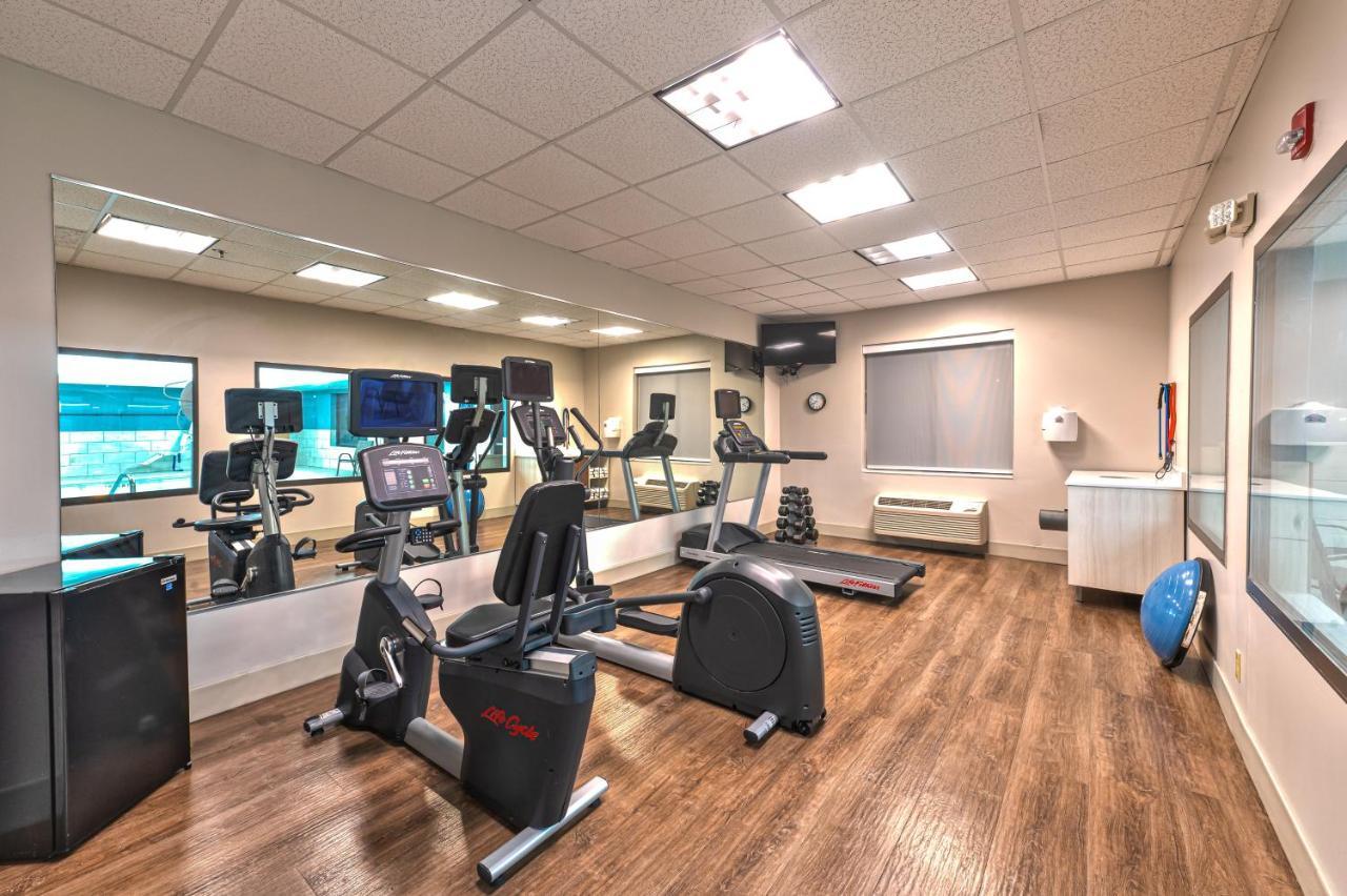 Holiday Inn Express Hotel & Suites Goshen By Ihg Buitenkant foto