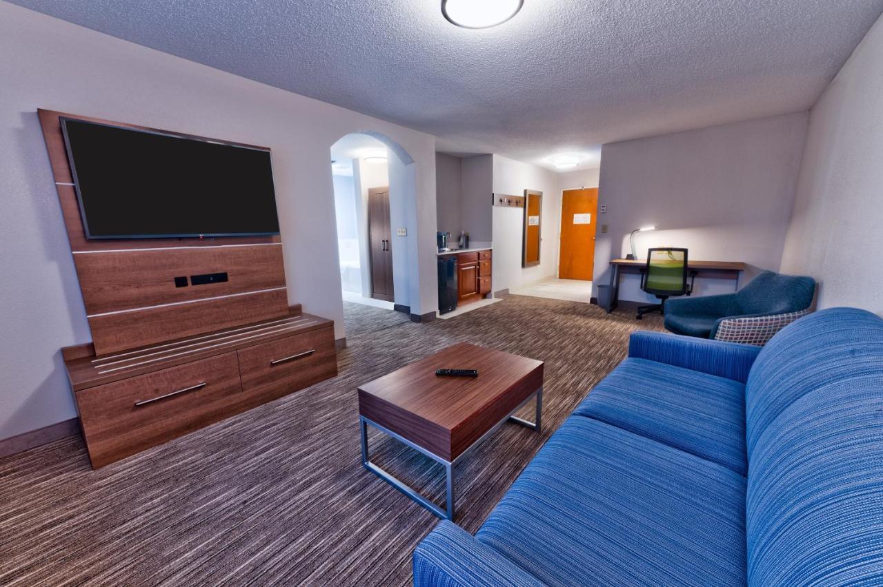 Holiday Inn Express Hotel & Suites Goshen By Ihg Buitenkant foto