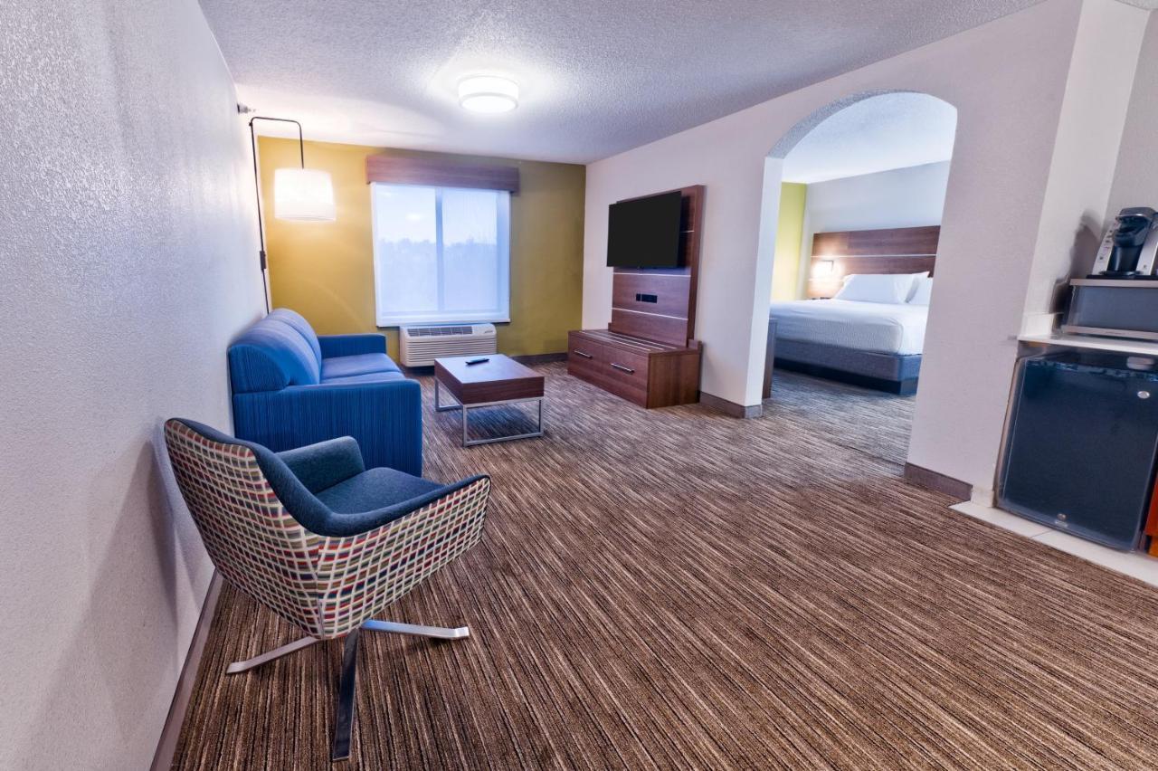 Holiday Inn Express Hotel & Suites Goshen By Ihg Buitenkant foto