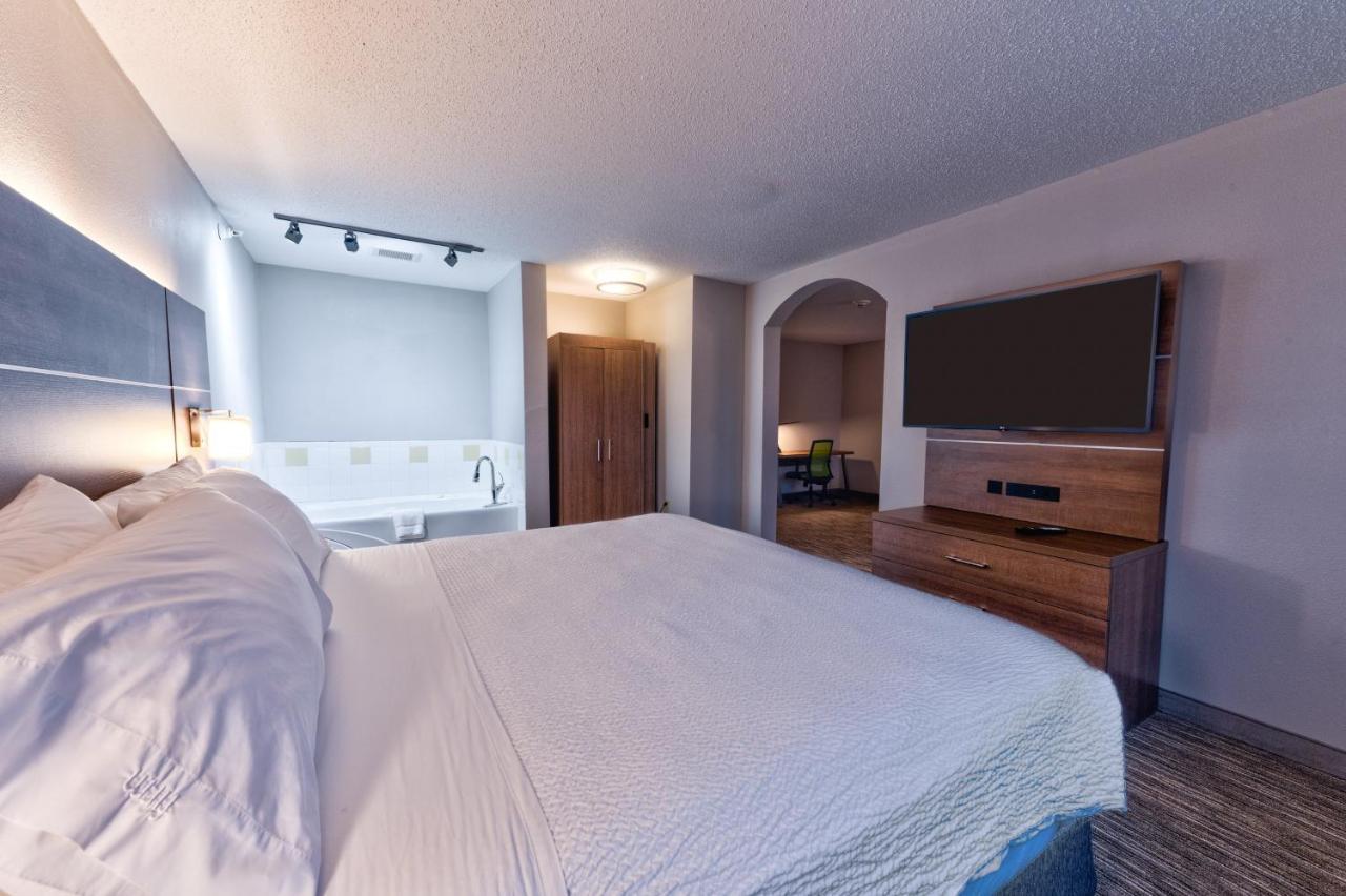 Holiday Inn Express Hotel & Suites Goshen By Ihg Buitenkant foto