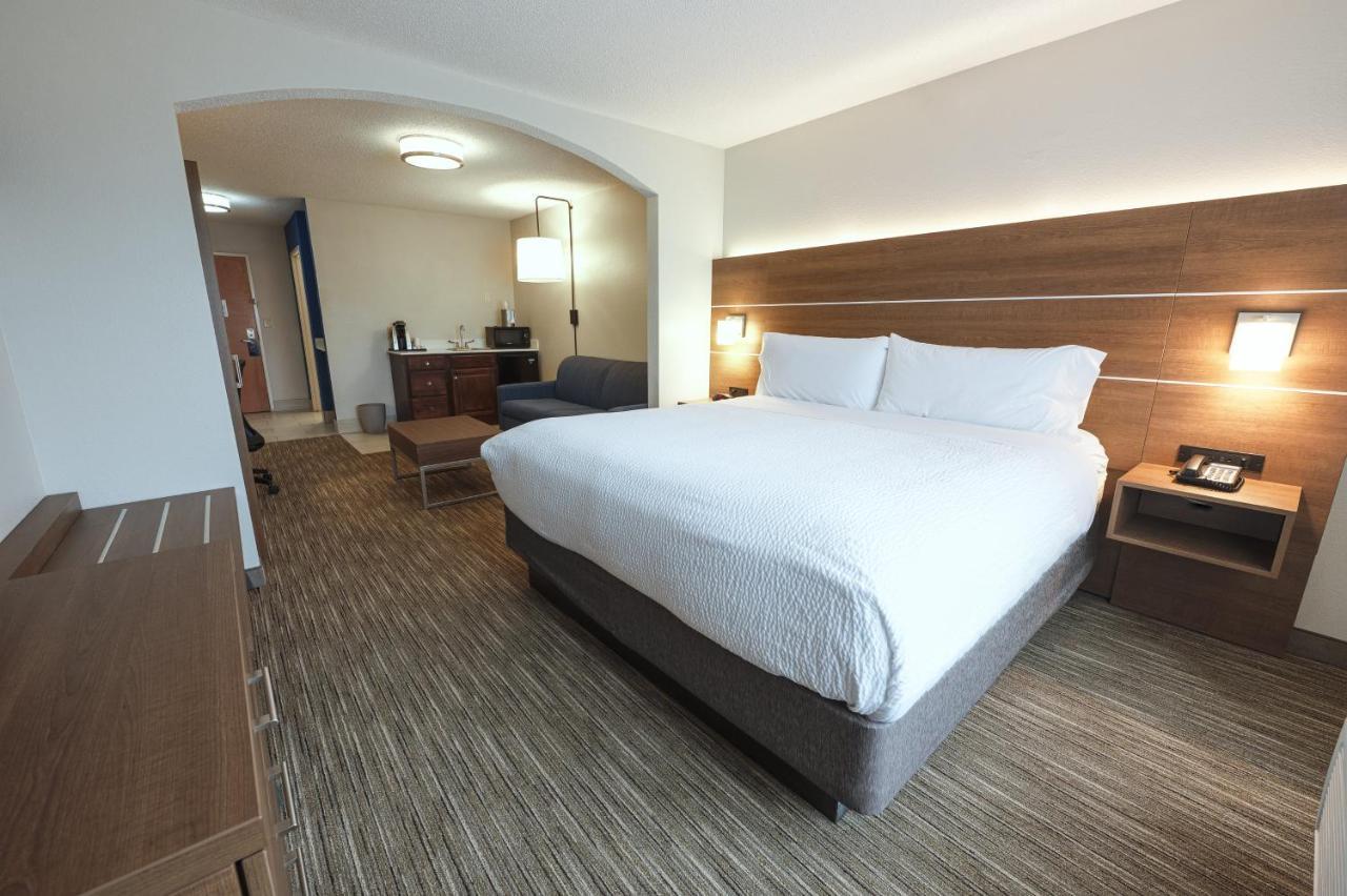 Holiday Inn Express Hotel & Suites Goshen By Ihg Buitenkant foto