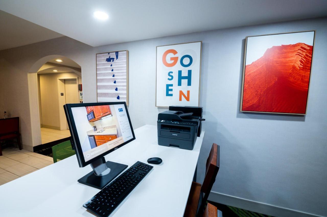 Holiday Inn Express Hotel & Suites Goshen By Ihg Buitenkant foto
