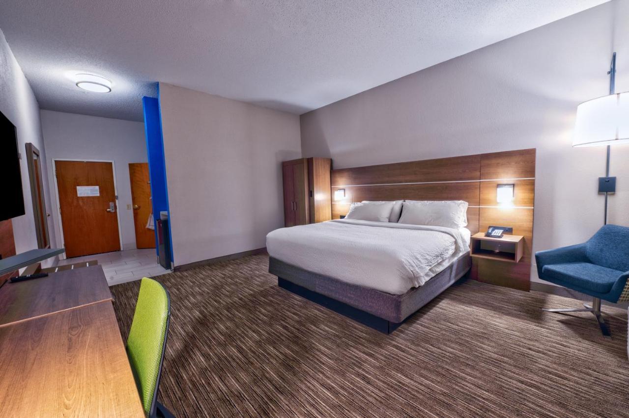 Holiday Inn Express Hotel & Suites Goshen By Ihg Buitenkant foto