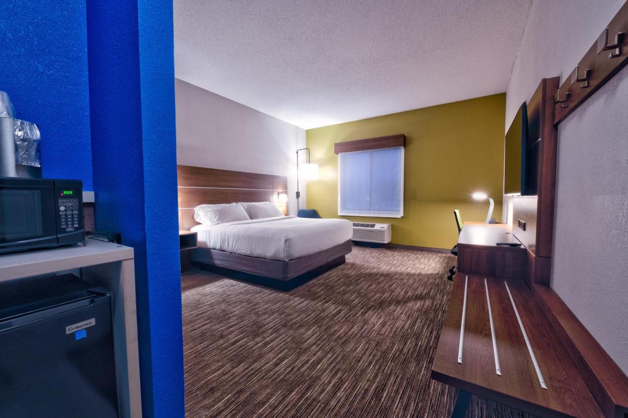 Holiday Inn Express Hotel & Suites Goshen By Ihg Buitenkant foto
