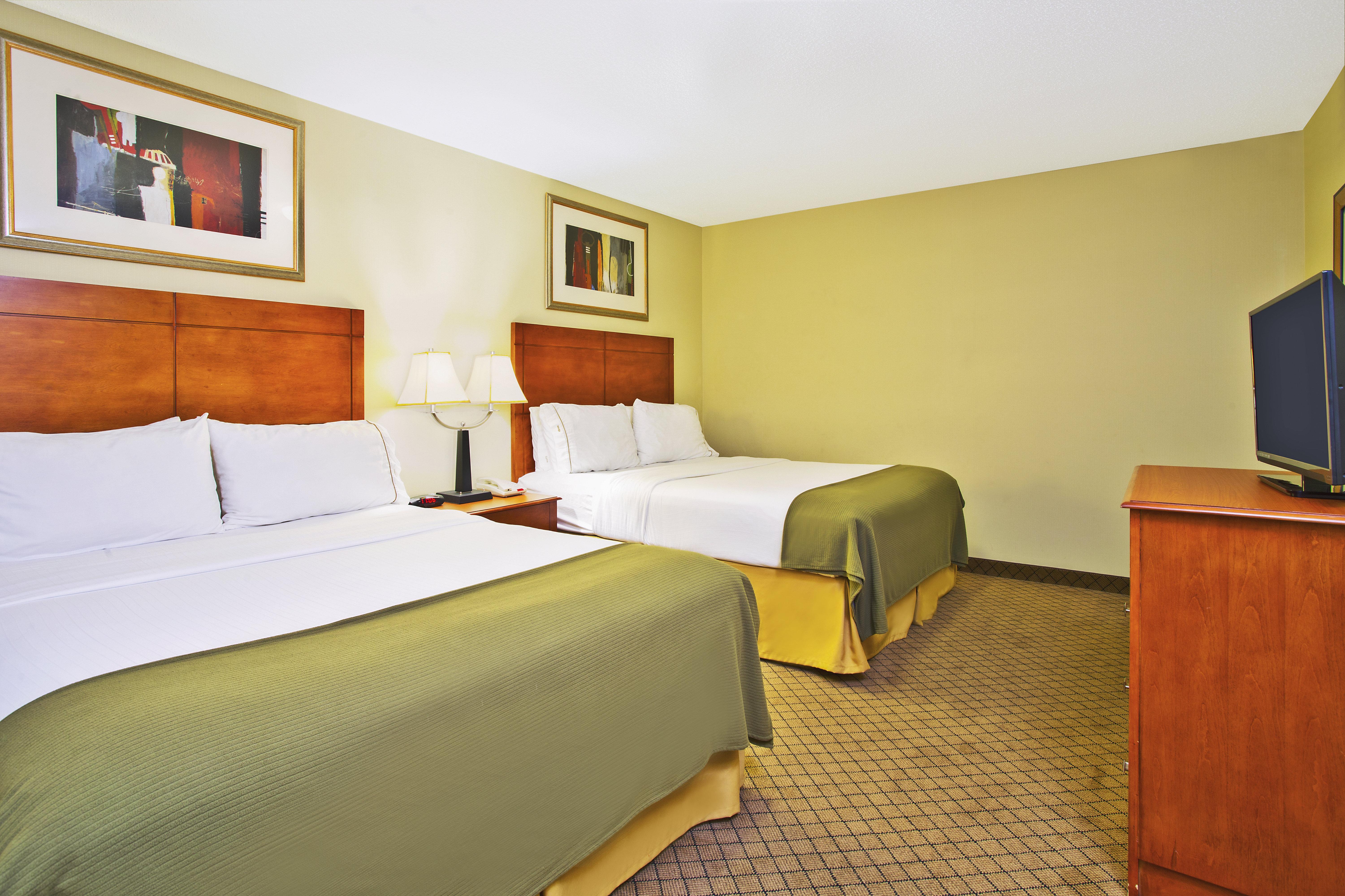 Holiday Inn Express Hotel & Suites Goshen By Ihg Buitenkant foto