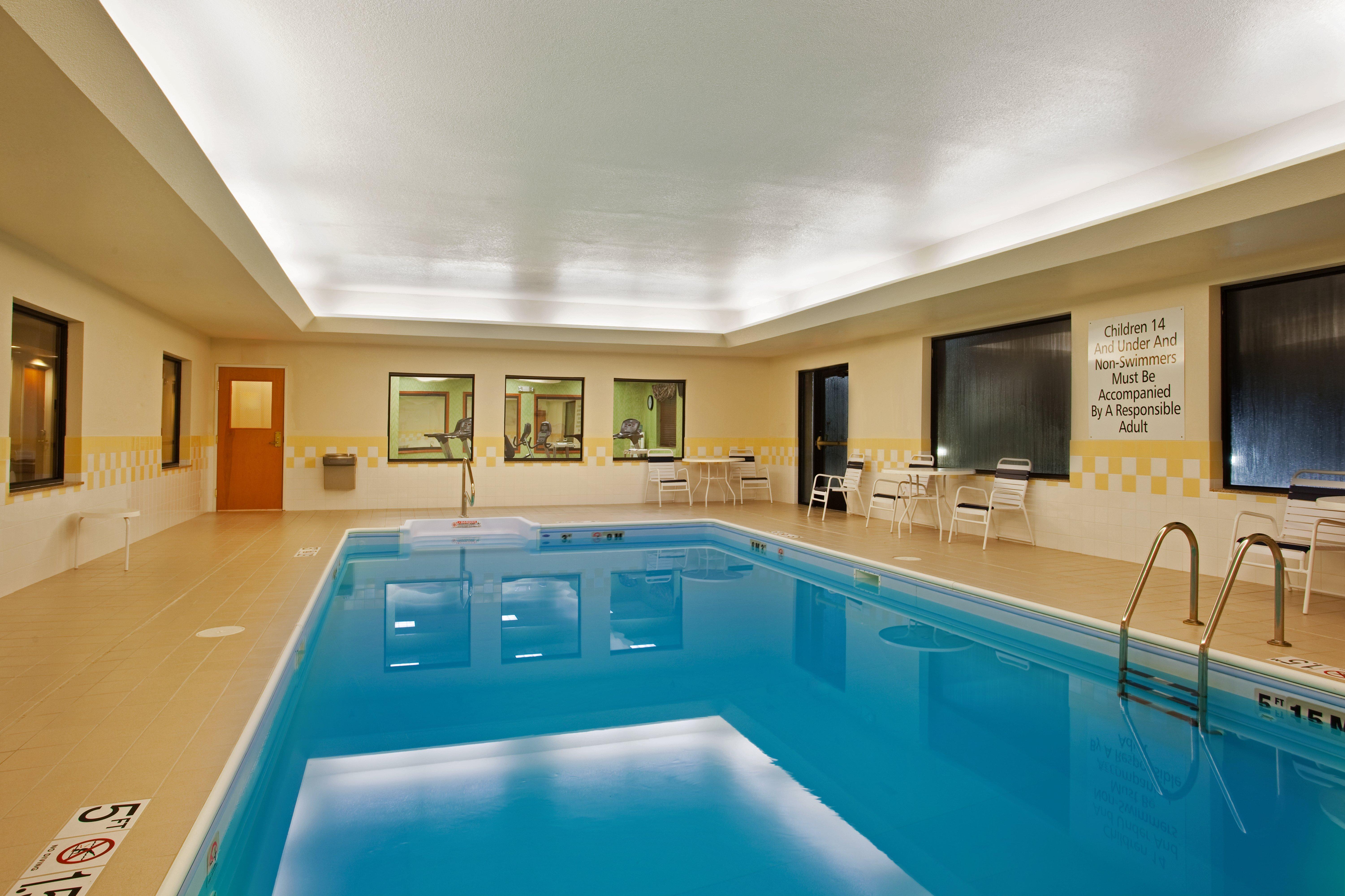 Holiday Inn Express Hotel & Suites Goshen By Ihg Buitenkant foto