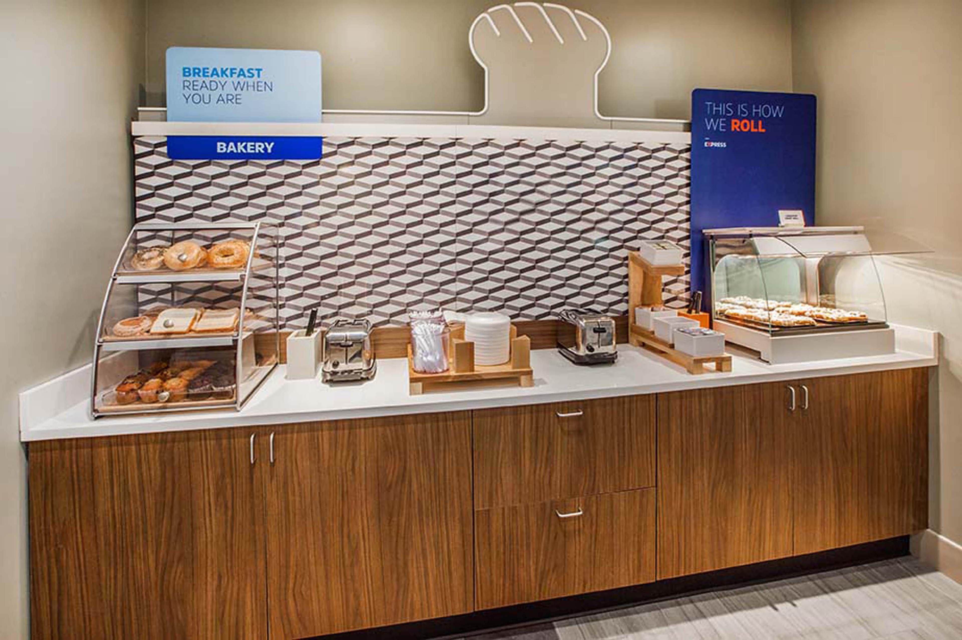 Holiday Inn Express Hotel & Suites Goshen By Ihg Buitenkant foto