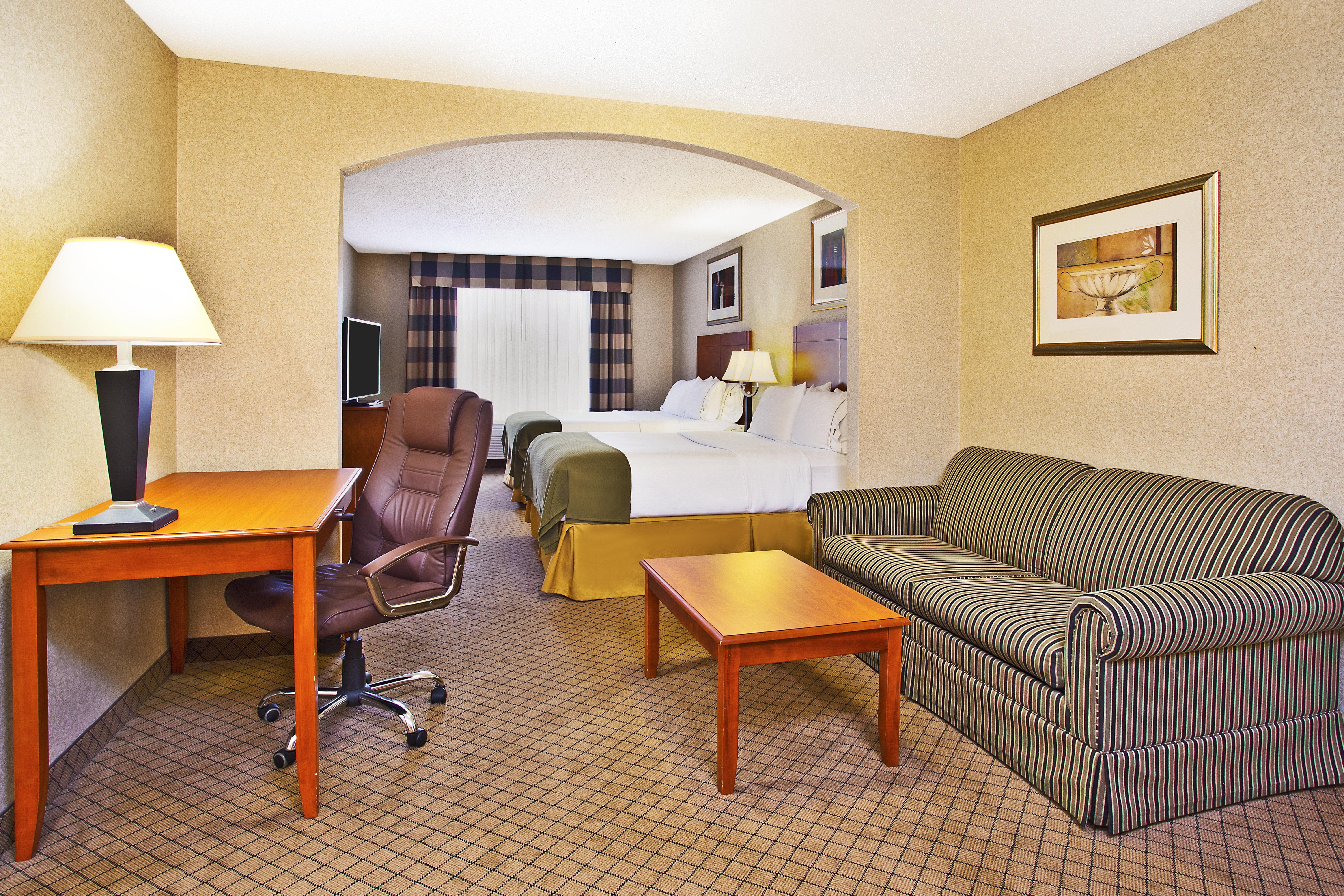 Holiday Inn Express Hotel & Suites Goshen By Ihg Buitenkant foto