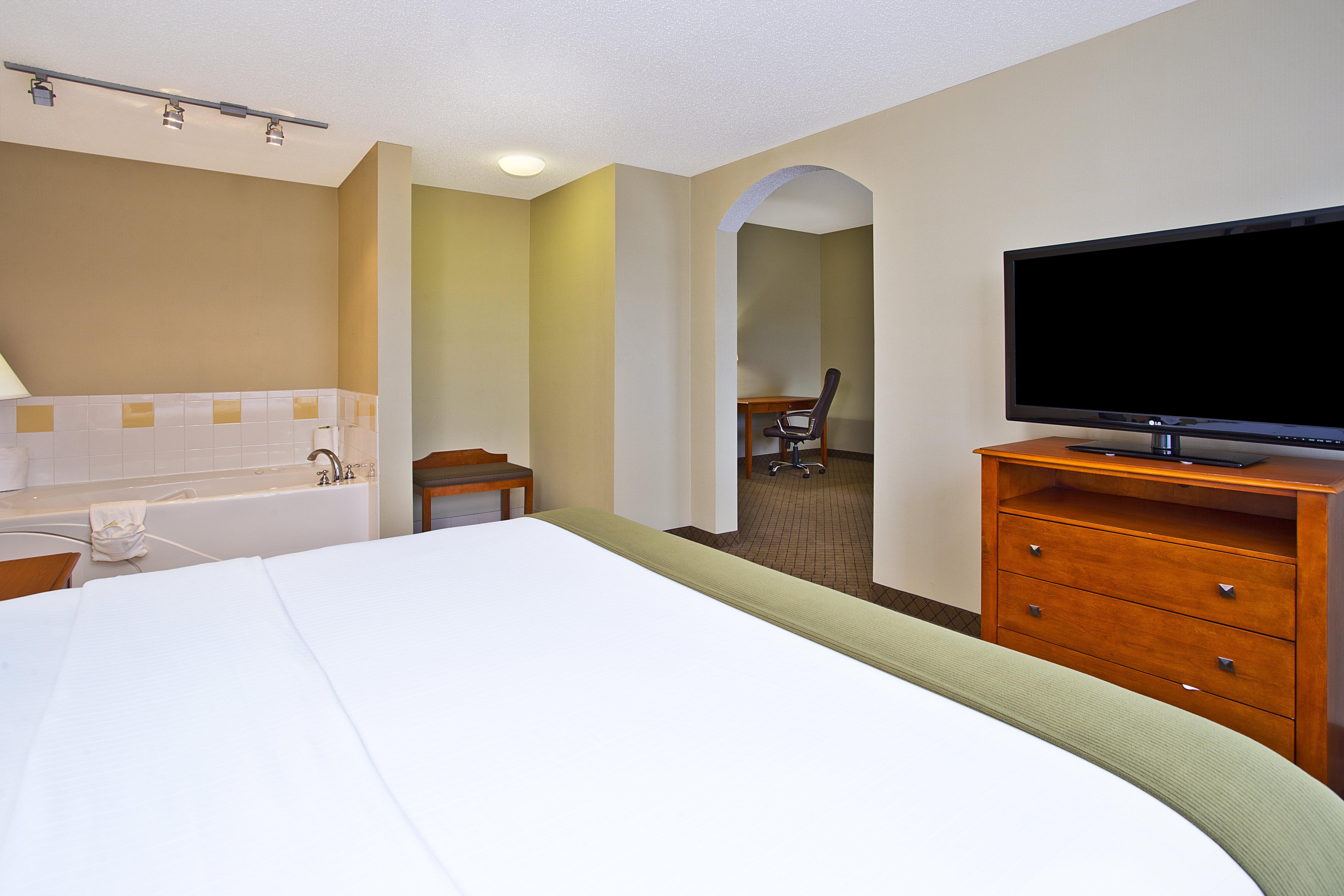 Holiday Inn Express Hotel & Suites Goshen By Ihg Buitenkant foto
