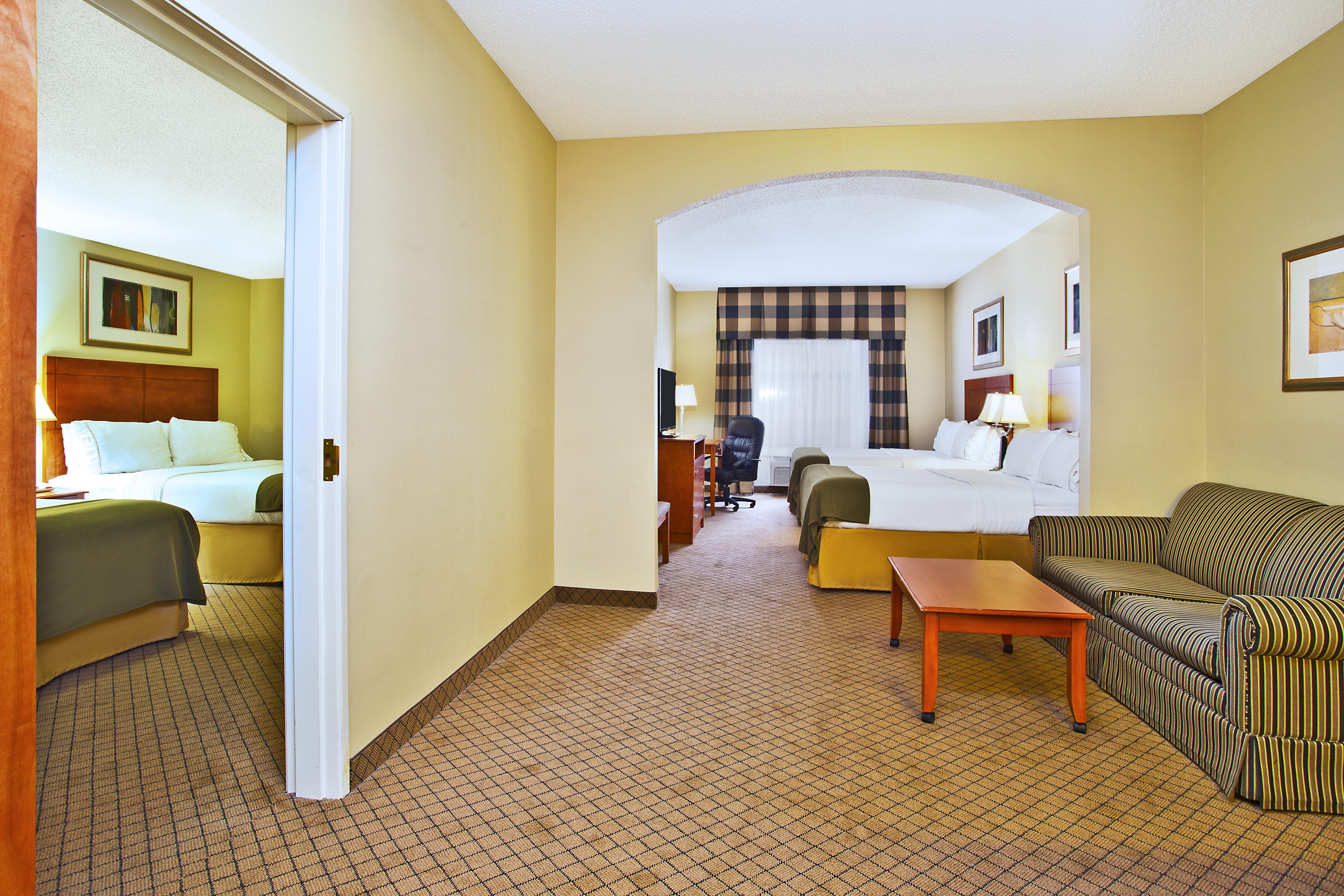 Holiday Inn Express Hotel & Suites Goshen By Ihg Buitenkant foto