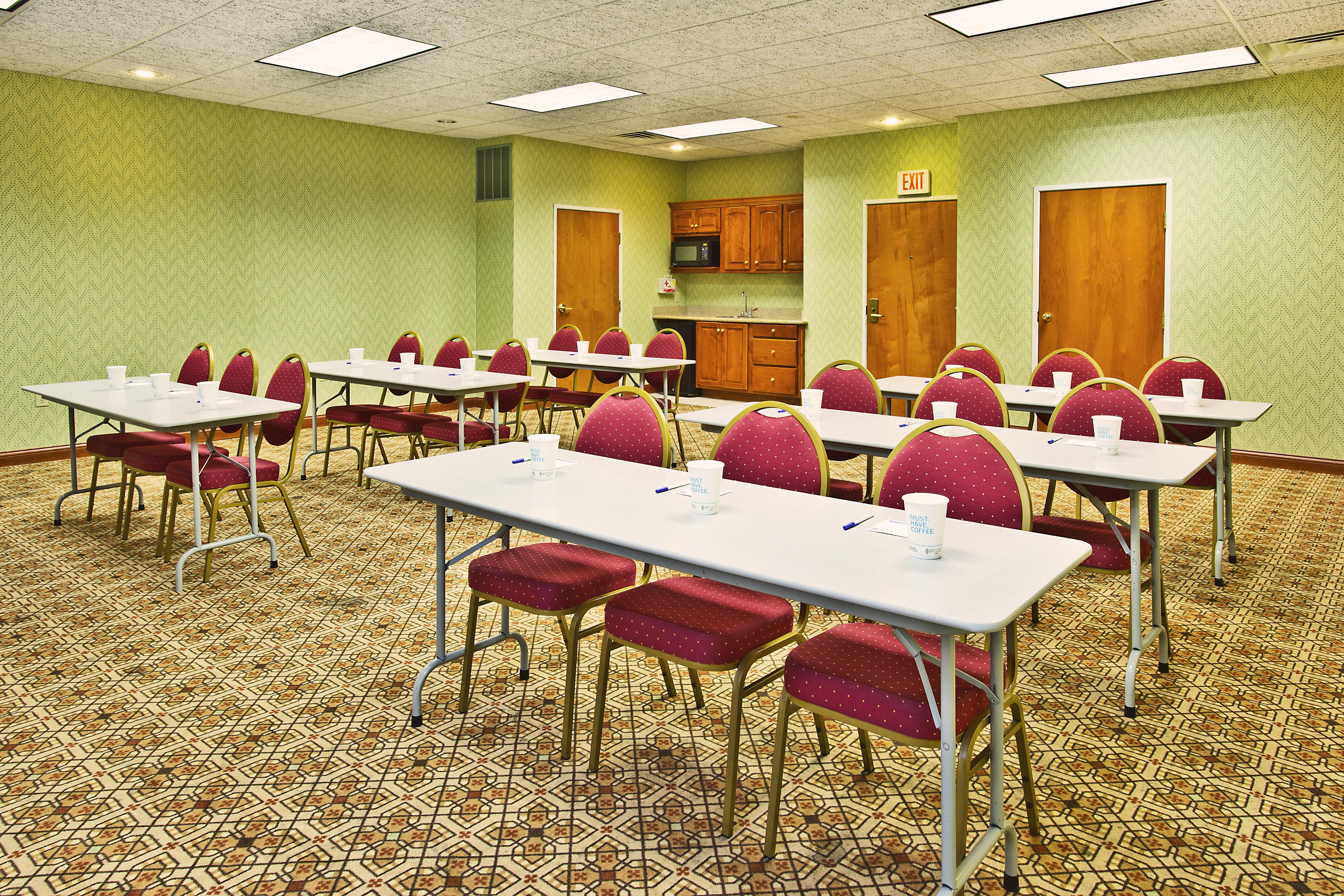 Holiday Inn Express Hotel & Suites Goshen By Ihg Buitenkant foto